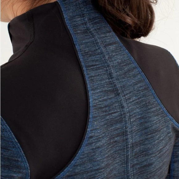 Lululemon Forme Jacket
Reversible Slub Denim Limitless Blue / Black - Picture 5 of 9